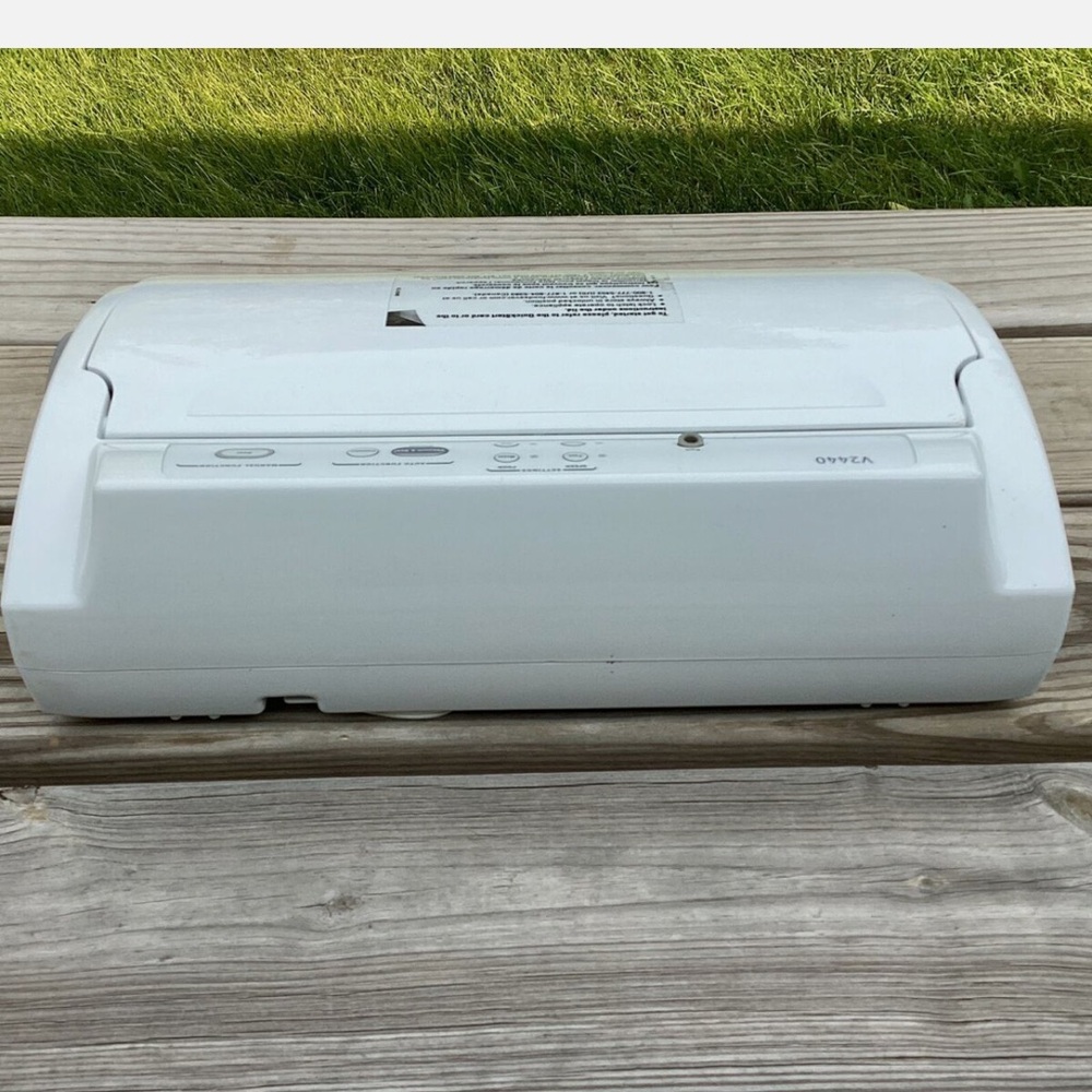 Food Saver Advanced Design Food Sealer Vacuum Sealer V2440 Original Box - Picture 7 of 11